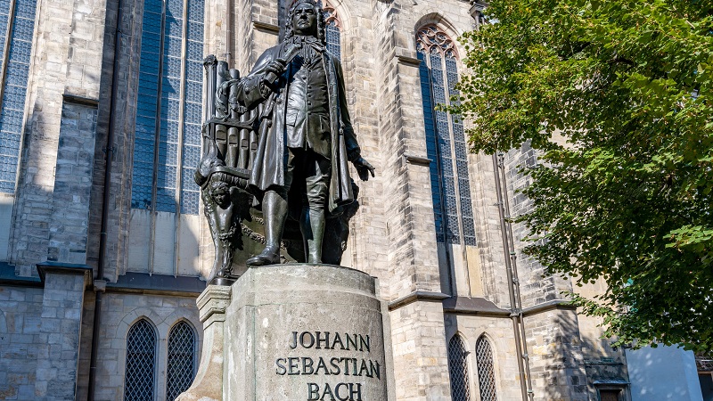 Staty av J.S. Bach utanfr Tomaskirche i Leipzig.